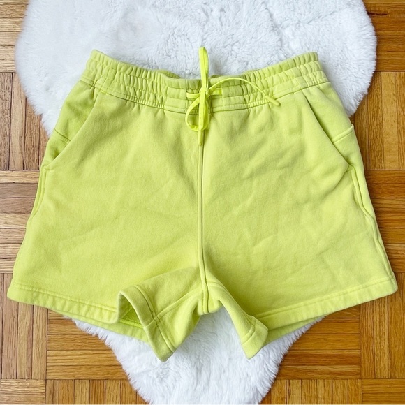 lululemon athletica Pants - LULULEMON athletic shorts size 6